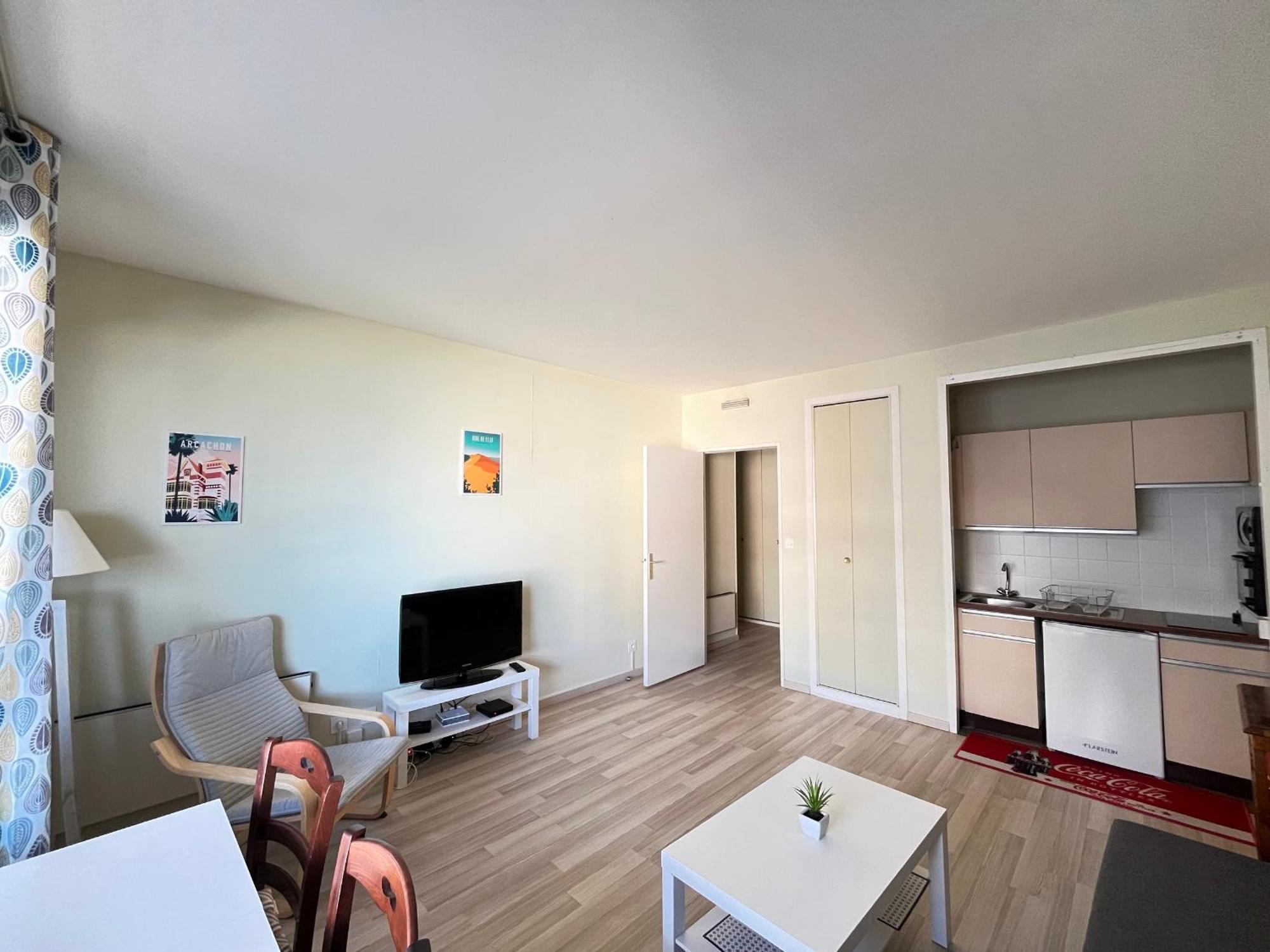 Apartment Centre - Confortable Proche Plage, Wifi - Fr-1-319-423 *